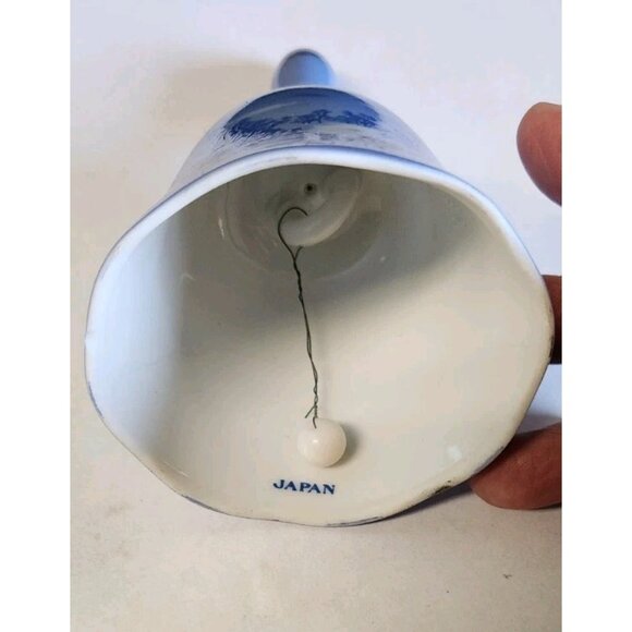 Currier & Ives Style  Farmers House In Winter Bell Marked Japan - Picture 5 of 7